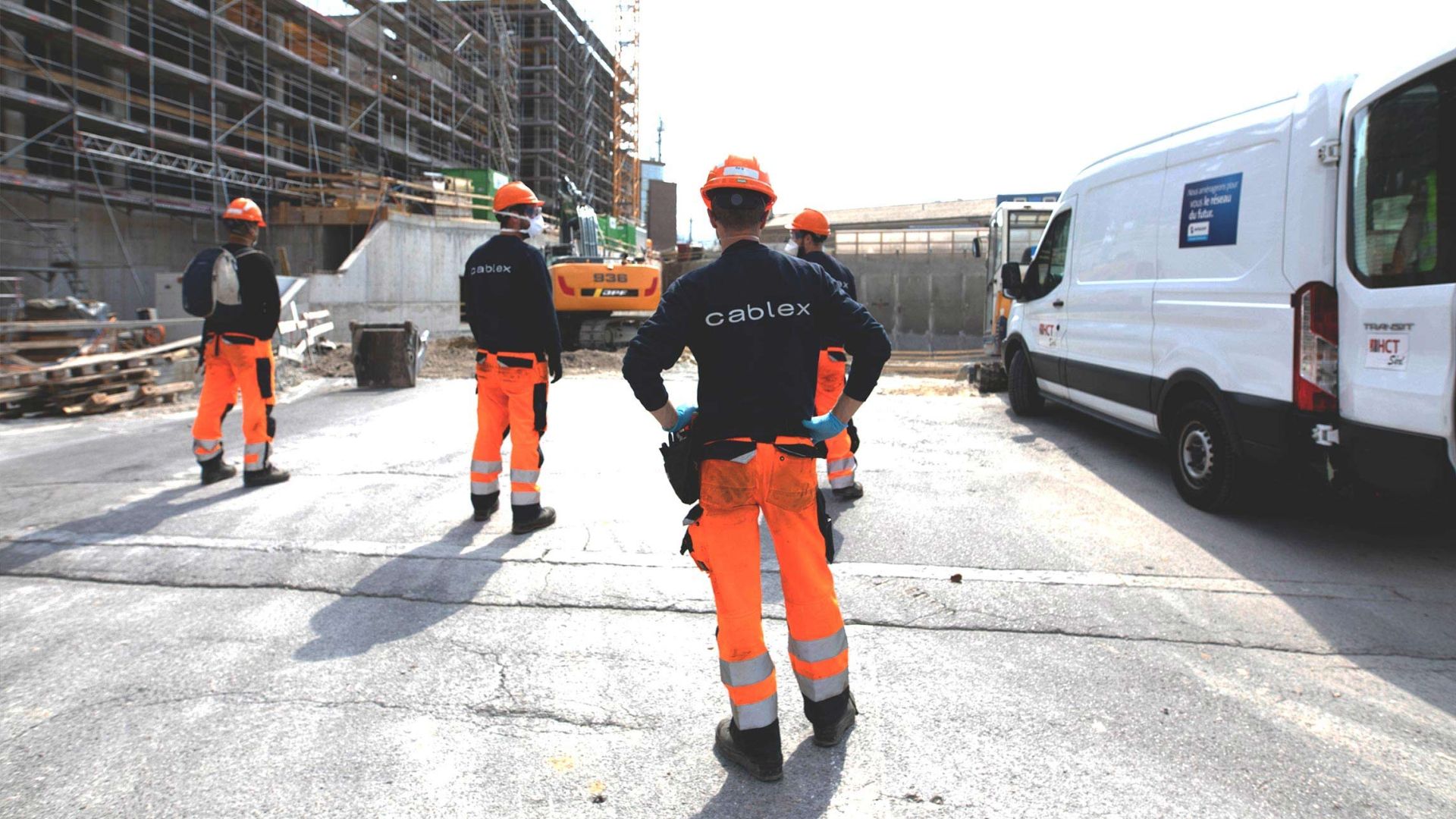 cablex Mitarbeitende auf einer Baustelle.